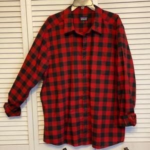 Patagonia Organic Cotton Black and Red Button Shirt Size XL